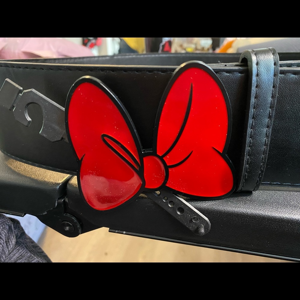 Buckledown Disney Minnie Mouse Bow Wide Belt, size Large